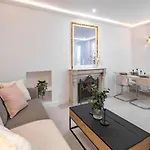 Haussmann Apartment - Champs-Elysees
